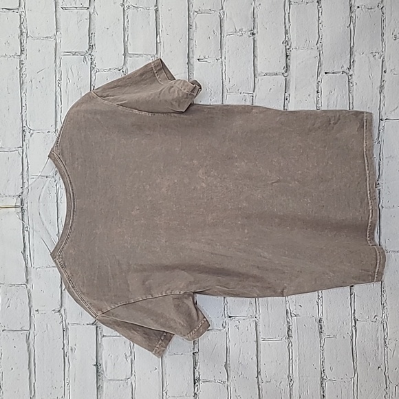 Licensed Band Merch Chris Stapleton Hard Livin' Relaxed Graphic Tee in Tan - Picture 7 of 17